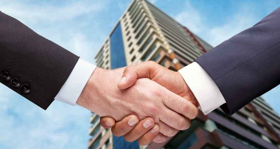 Comprar un inmueble usado entre empresas: ¿exento o con IVA?