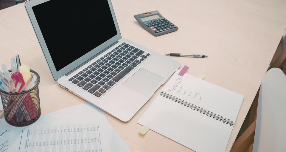 faltar al trabajo sin justificar